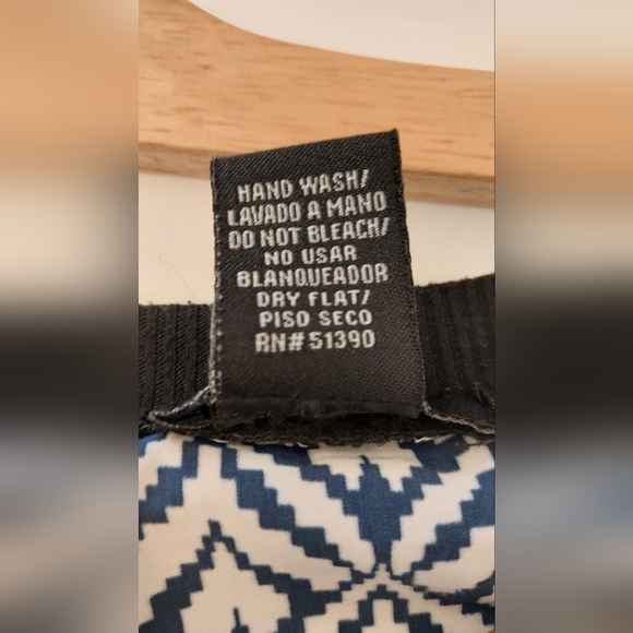 Timing Medium Black and White Long Sleeve Blouse - Picture 4 of 6